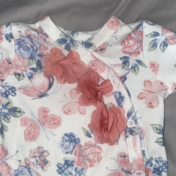 Footie onesie - Picture 2 of 3